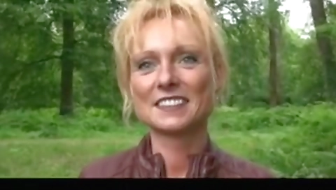 Mature dans les bois